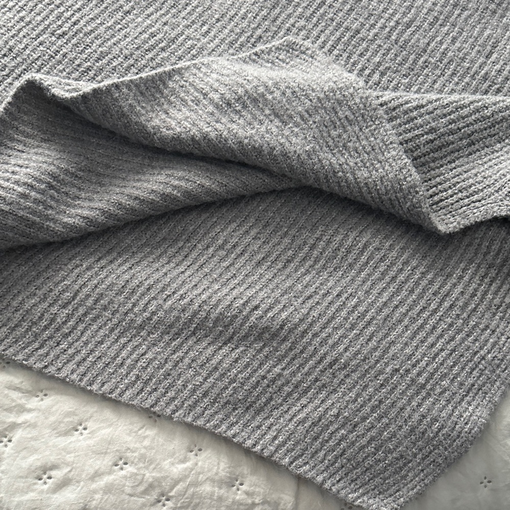 Gray Ribbed Turtleneck Sweater - Picture 2 of 6